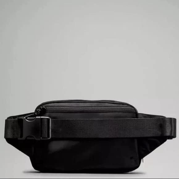 New Womens Lululemon Athletica‎ Everywhere Belt Bag 1L Large (Black) (LU9B11S) - Picture 3 of 5